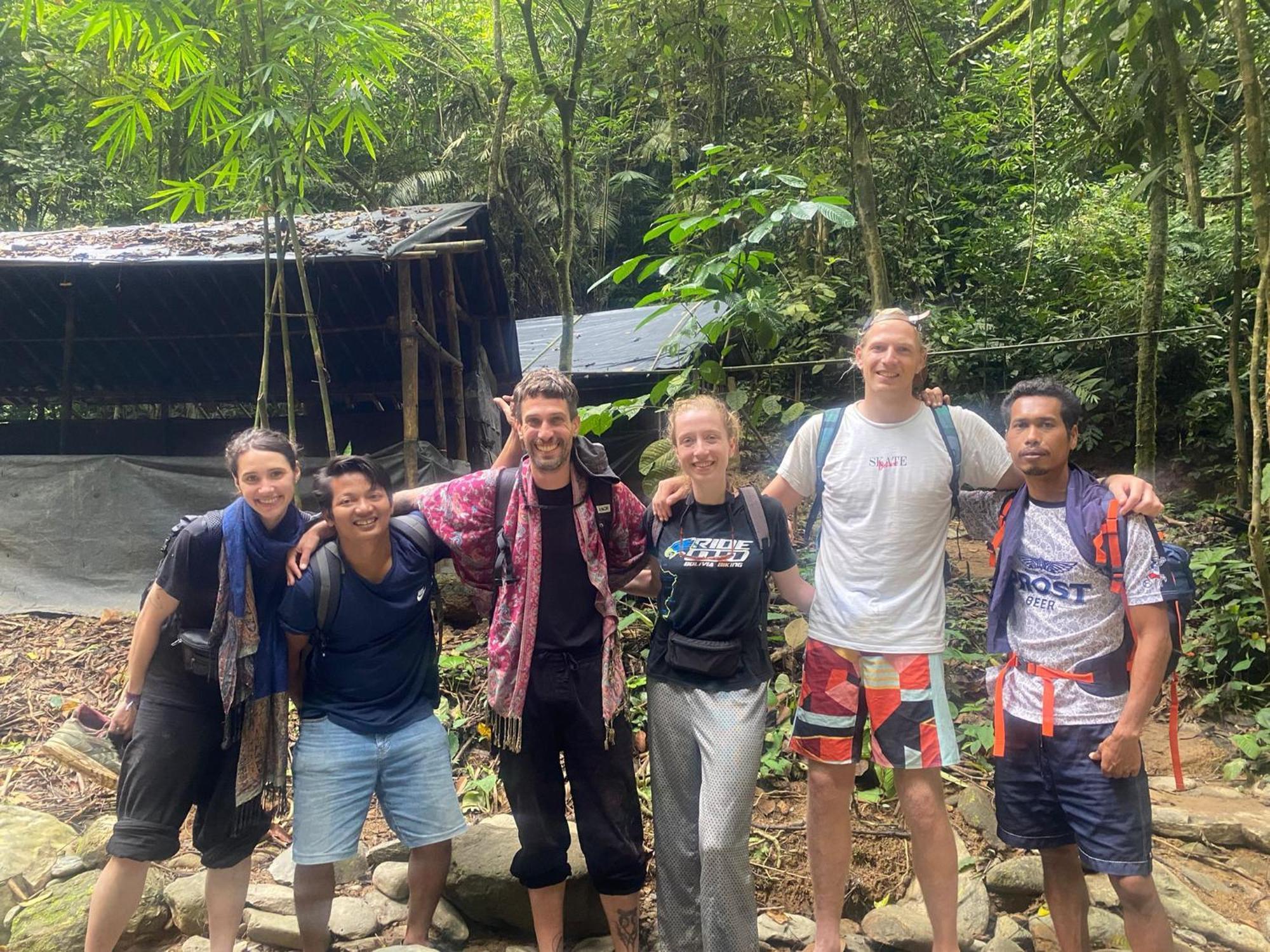 בוקיט לוואנג Lucky Bamboo'Bungalows-Resto And Orangutan Jungle Trekking Tours מראה חיצוני תמונה